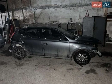 Авто Hyundai I30 2010 № 8463907