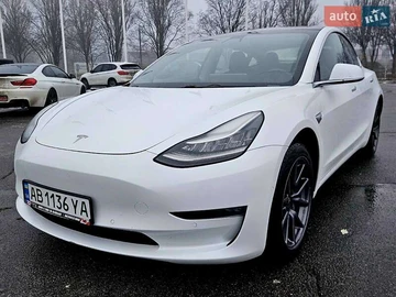 Авто Tesla Model 3 2018 № 8464105
