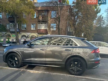 Авто Audi Q8 2020 № 8465282