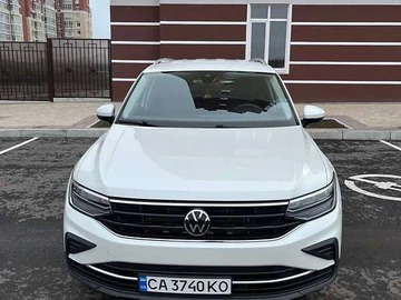 Авто Volkswagen Tiguan 2023 № 8466246