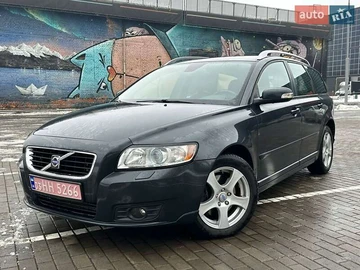 Авто Volvo V50 2009 № 8466387