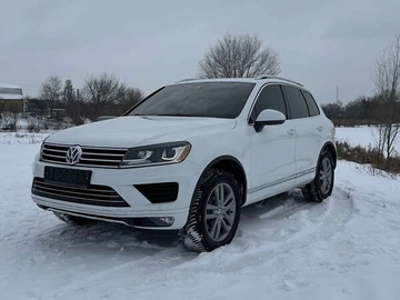 Авто Volkswagen Touareg 2015 № 8467551