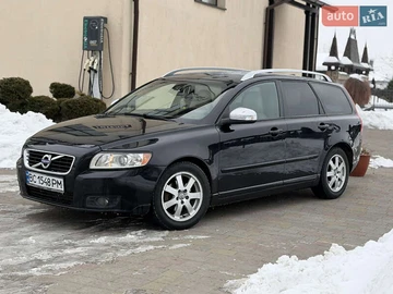Авто Volvo V50 2010 № 8467997