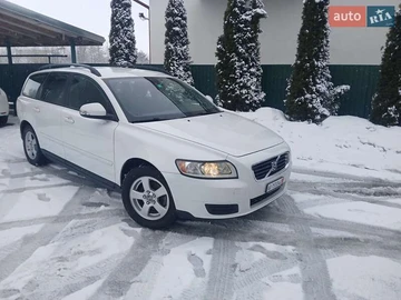 Авто Volvo V50 2010 № 8468062
