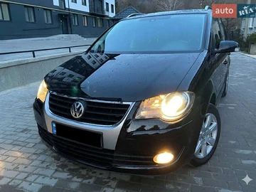 Авто Volkswagen Touran 2009 № 8468084
