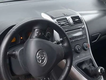 Авто Toyota Auris 2007 № 8469483