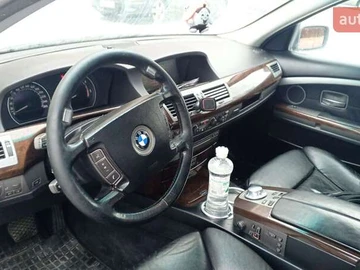 Авто BMW 7 Series 2004 № 8470238