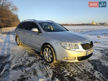 Авто Skoda Superb 2010 № 8470240