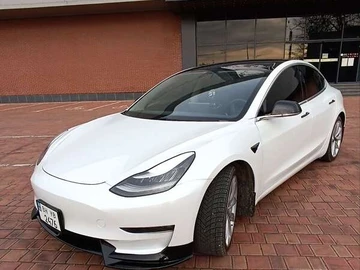 Авто Tesla Model 3 2019 № 8470399