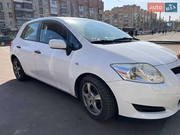 Авто Toyota Auris 2009 № 8471248
