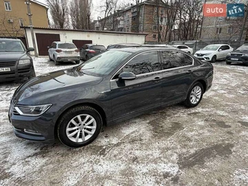 Авто Volkswagen Passat 2017 № 8472007