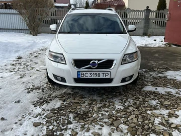 Авто Volvo V50 2012 № 8473275