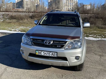 Авто Toyota Fortuner 2005 № 8473348