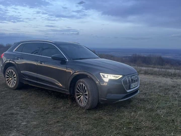 Авто Audi E-Tron 2020 № 8474849