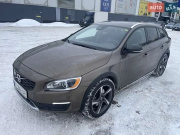 Авто Volvo V60 Cross Country 2015 № 8475208