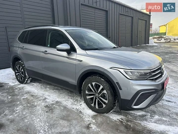 Авто Volkswagen Tiguan 2023 № 8475882