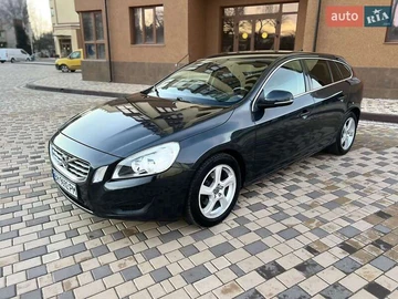 Авто Volvo V60 2010 № 8476152