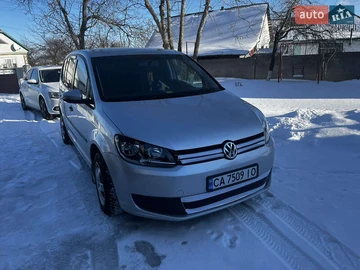 Авто Volkswagen Touran 2011 № 8476233