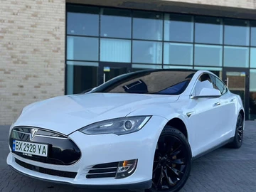 Авто Tesla Model S 2016 № 8479182