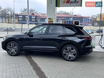 Авто Volkswagen Touareg 2024 № 8479879