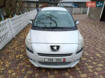 Авто Peugeot 5008 2013 № 8480904