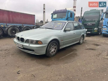 Авто BMW 5 Series 2002 № 8481363