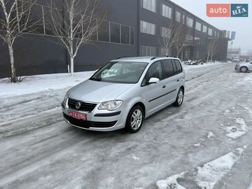 Авто Volkswagen Touran 2008 № 8481449
