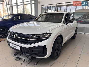 Авто Volkswagen Touareg 2024 № 8481800