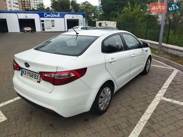 Авто KIA Rio 2013 № 8482008