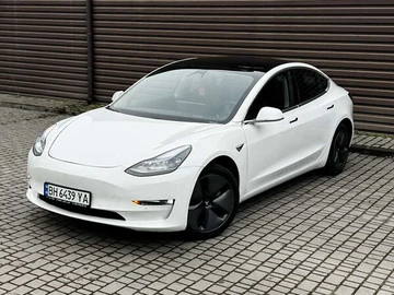 Авто Tesla Model 3 2019 № 8482928