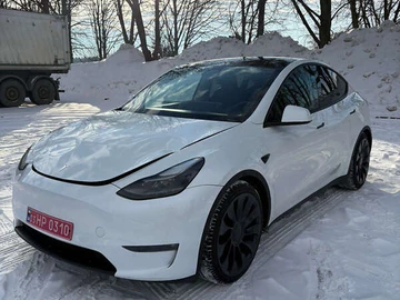 Авто Tesla Model Y 2024 № 8483008