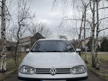 Авто Volkswagen Golf 2000 № 8483663