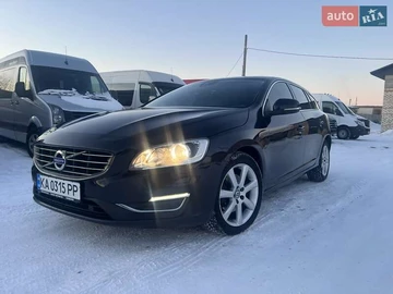 Авто Volvo V60 2017 № 8483964