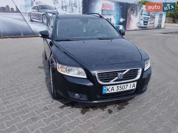 Авто Volvo V50 2010 № 8484132