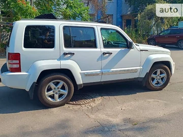 Авто Jeep Liberty 2011 № 8484352