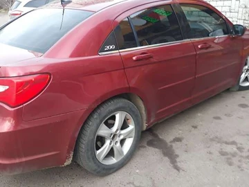 Авто Chrysler 200 2013 № 8484421