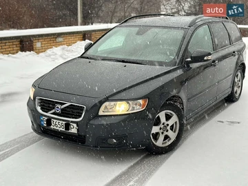 Авто Volvo V50 2010 № 8485043