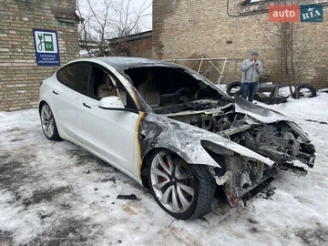 Авто Tesla Model 3 2018 № 8485539