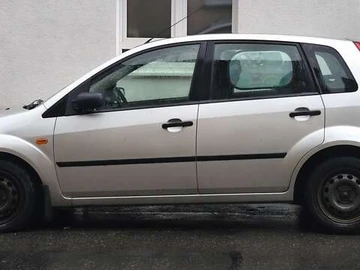 Авто Ford Fiesta 2004 № 8486928