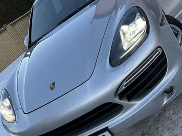 Авто Porsche Cayenne 2012 № 8487104