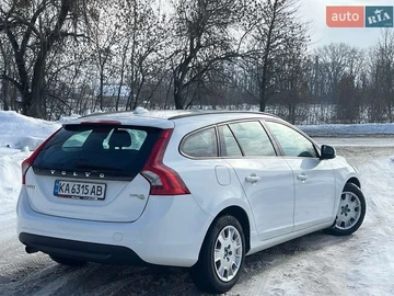 Авто Volvo V60 2012 № 8488308