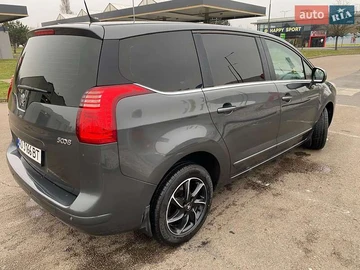 Авто Peugeot 5008 2012 № 8489335