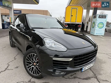 Авто Porsche Cayenne 2015 № 8490552