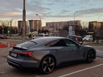 Авто Audi E-Tron Gt 2021 № 8492228