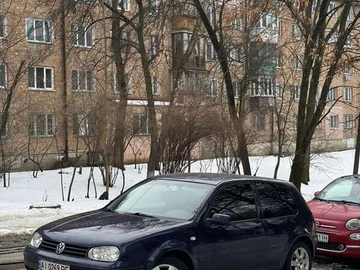 Авто Volkswagen Golf 2000 № 8492360