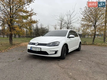 Авто Volkswagen E-Golf 2015 № 8492845