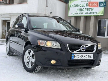 Авто Volvo V50 2010 № 8493204