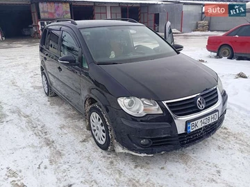 Авто Volkswagen Touran 2010 № 8493790