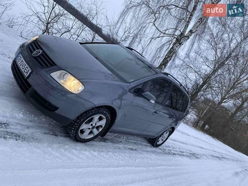 Авто Volkswagen Touran 2004 № 8494495