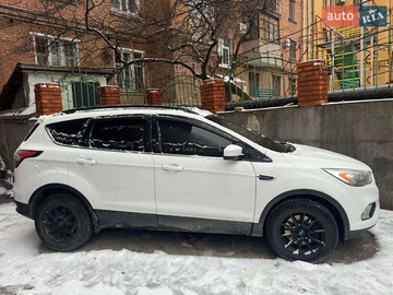 Авто Ford Escape 2018 № 8494874